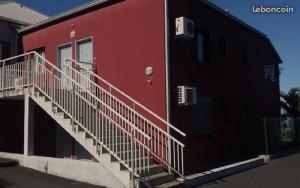 Zgradba, v kateri se nahaja apartma
