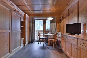 Gallery image of Residence Ciasa Vedla in Badia