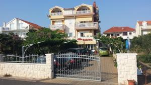 Budova, v ktorej sa apartmán nachádza