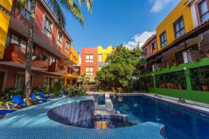 Foto dalla galleria di Casa Lotería -Pueblito Sayulita- Colorful, Family and Relax Experience with Private Parking and Pool a Sayulita