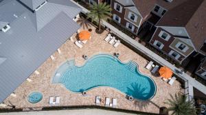 Foto dalla galleria di 5 BR 6 BA Luxury Villa 5 min to Disneyworld Hot Tub & BBQ a Orlando