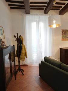 A seating area at Casa di Pietro Aretino, Arezzo Centro Storico 4-8 letti