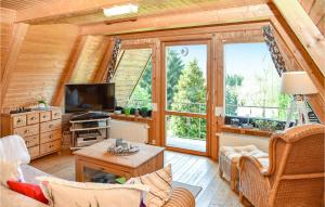 Prostor za sedenje u objektu Lovely Home In Goldlauter-heidersbach With Sauna