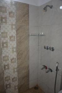 Gallery image of The LEEF INN 500Ms from Nakki Lake in Mount Ābu