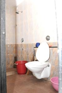 Et badeværelse på Single Sharing Bedroom in Two ROOM APARTMENT