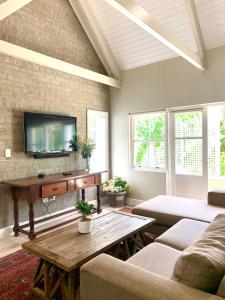 Televisyen dan/atau pusat hiburan di One Oak Guest House