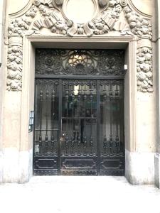 Exteriér alebo vchod do ubytovania IRANYI Home - flat in the heart of downtown