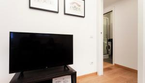 A television and/or entertainment centre at Italianway - Palladio 16