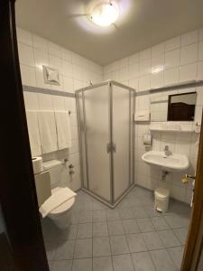 A bathroom at Mama Muh Self-Check-in