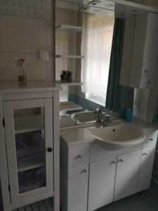 Phòng tắm tại Apartma Viktorija