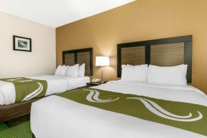 Postel nebo postele na pokoji v ubytování Quality Inn Monteagle