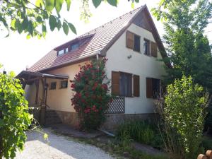 The building in which the holiday home is located