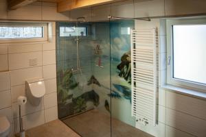 A bathroom at Ferienhaus Ulrichsbrunn