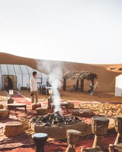 Gril dostupný pro hosty v luxury tent