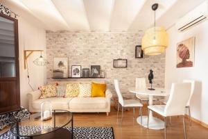 Posedenie v ubytovaní Beautiful Apartment in Abat Street by Batuecas