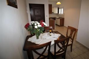 Gallery image of Nikki's Studios & Apartments in Moraitika