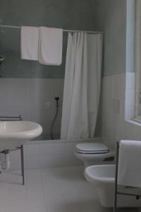 Koupelna v ubytování Suite Villa Lillia