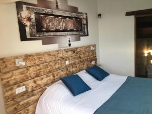 Postel nebo postele na pokoji v ubytování Le Mas de Valaurie + 37 fotografií