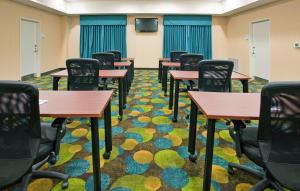 Gallery image of Holiday Inn Express Topeka North, an IHG Hotel in Topeka