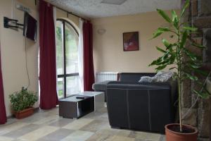 Foto dalla galleria di Семеен хотел Балканъ-Априлци ad Apriltsi