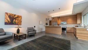 Lobby alebo recepcia v ubytovaní Private Modern Queenswood Suite