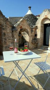 Trullo la perla di pietra italokat is kínál