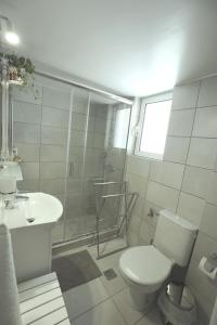 Gallery image of Athens Central Apartment 2 mins to metro in Athens