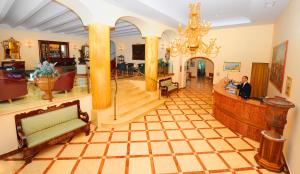 The lobby or reception area at Hotel Antiche Mura Még 37 kép