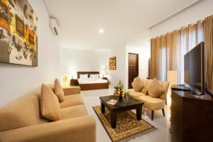 Area tempat duduk di The Radiant Hotel & Spa