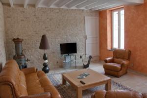 TV/trung tâm giải trí tại Gite de Villaine