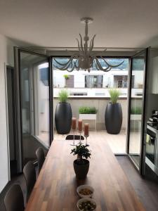 Posezení v ubytování Central & Elegant Room in Biel