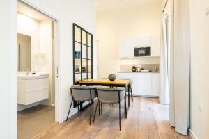 Kuchyňa alebo kuchynka v ubytovaní Home Art Apartments Málaga