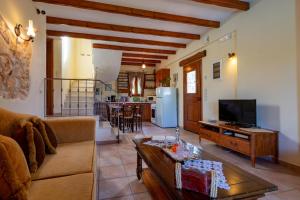 Televízia a/alebo spoločenská miestnosť v ubytovaní Corfu Sokraki Villas