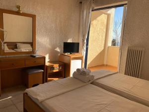 Photo de la galerie de l'établissement Sariza Spring Hotel, à Andros