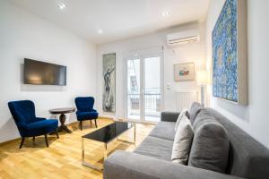 Posezení v ubytování Stylish, Sunny New 2 Bedroom, Prime Central Athens