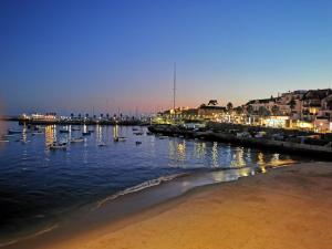 Gallery image of 3 Bedroom Town House - Historic Centre of Cascais. 100 mts from the beach and centre of Cascais in Cascais
