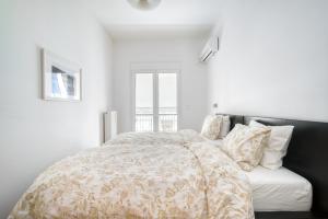 Posteľ alebo postele v izbe v ubytovaní Stylish, Sunny New 2 Bedroom, Prime Central Athens