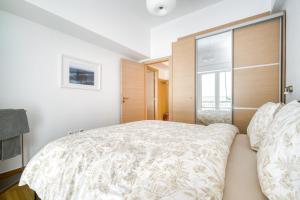 Posteľ alebo postele v izbe v ubytovaní Stylish, Sunny New 2 Bedroom, Prime Central Athens