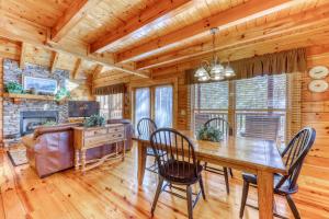 Fotografie z fotogalerie ubytování Treehouse v destinaci Pigeon Forge