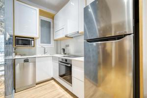 Kuchyňa alebo kuchynka v ubytovaní Stylish, Sunny New 2 Bedroom, Prime Central Athens