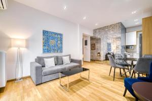 Posedenie v ubytovaní Stylish, Sunny New 2 Bedroom, Prime Central Athens