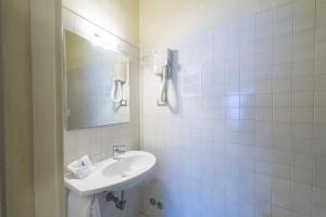 Koupelna v ubytování Hotel Moderno + 37 fotografií