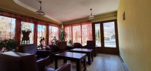 Afbeelding uit fotogalerij van Pensiunea Floare de Colţ in Dragoslavele