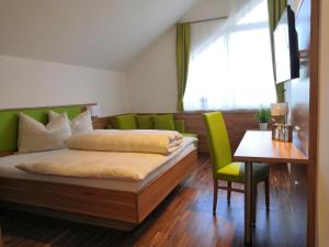 Postel nebo postele na pokoji v ubytování Hotel Mauernböck + 37 fotografií