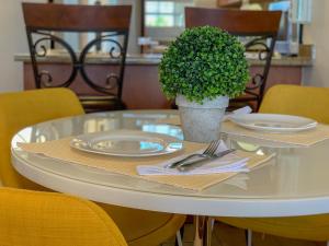 Φωτογραφία από το άλμπουμ του Private Jacuzzi Oasis with Mountain Views and FREE Parking σε Ponce