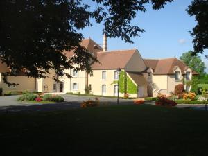 Gallery image of Hôtel Domaine de l'Orangerie in Bonnat