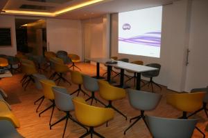 The business area and/or conference room at Hotel Carpinus