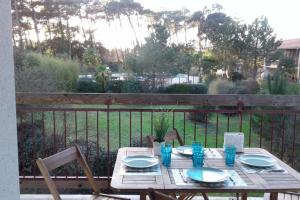 Κήπος έξω από το T2 Mabouya Ondres plage avec piscine et tennis