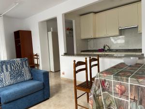 Kuchyňa alebo kuchynka v ubytovaní Apartamentos Playa Langosteira