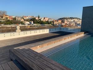 Photo de la galerie de l'établissement New!! Luxury Avenida Da Liberdade Flat- with Rooftop and Pool, à Lisbonne